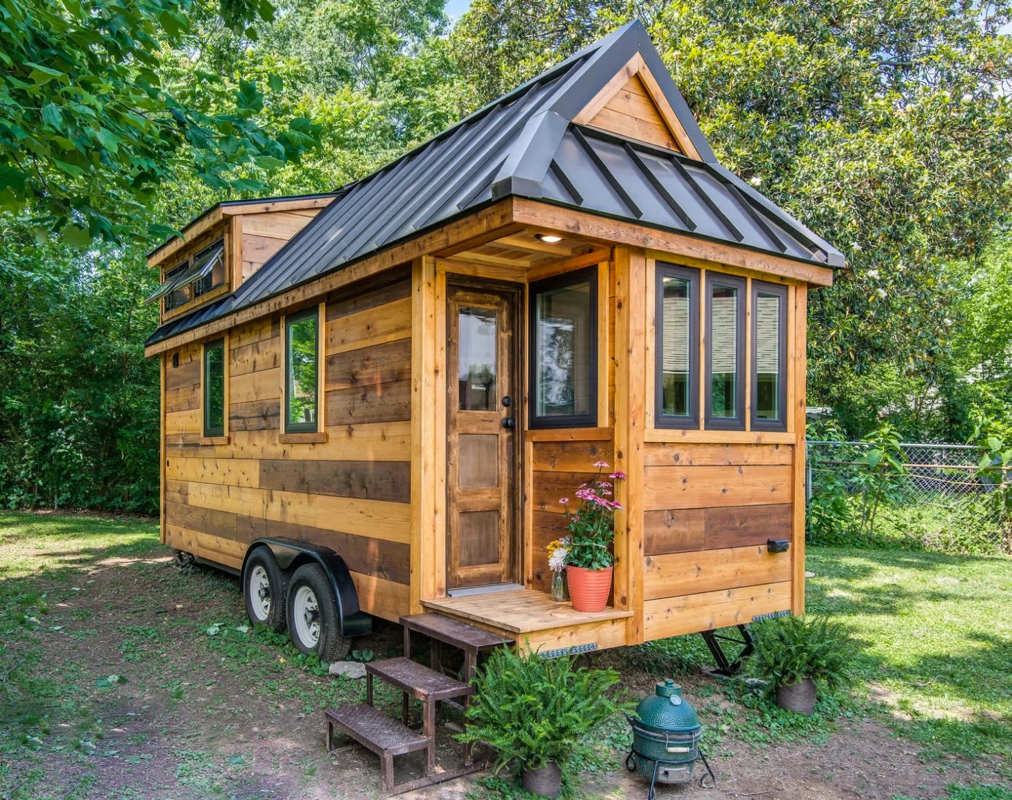 Living A Tiny Life Home